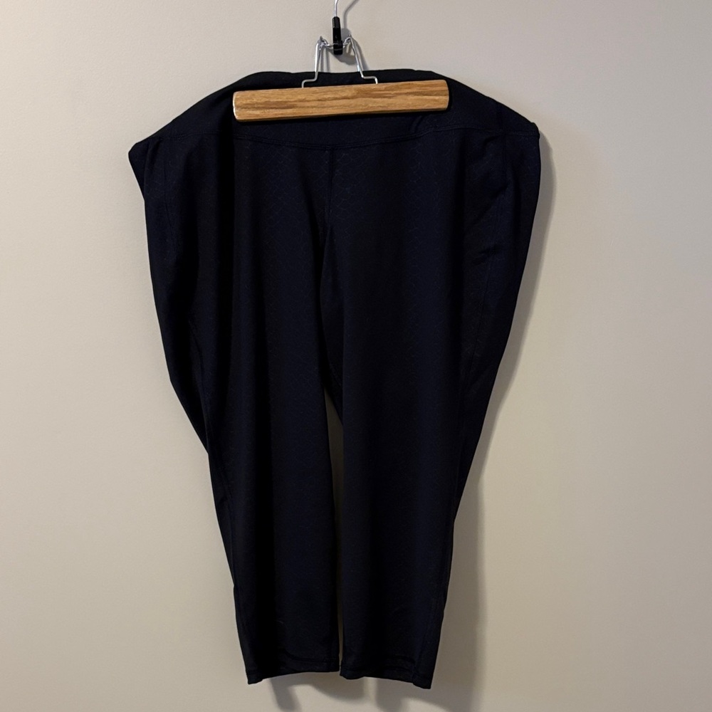 Old Navy Active Black Athletic Capri Leggings